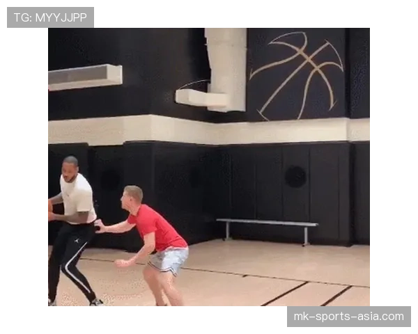 安东尼通过低位单打制造错位并凭借高效中投提升效率