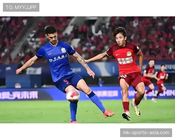 上海申花中场缺少关键连接点，组织推进受阻影响进攻流畅性