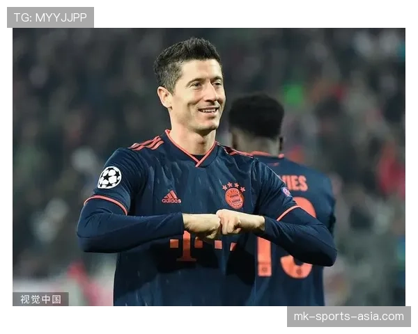 接管禁区前插抢点莱万本赛季较上季更专注终结