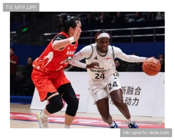 详细解析篮球二次起跳规则究竟如何界定是否属于违例行为